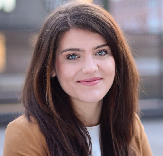 APOLLON Absolventin Bahar Karakan Master Public Health